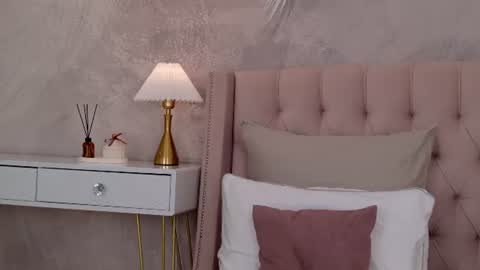 milaleoneli online show from 07-13-26, 03:59