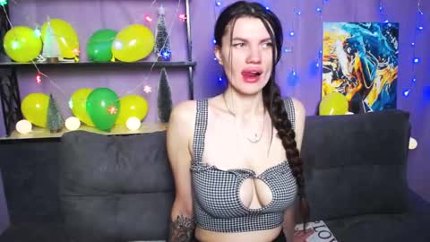 Snapshot of milaloona chatting on 01-14-25, 10:06 Milaloona online show from 01-14-25, 10:06