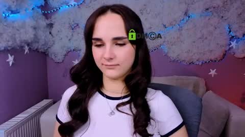Snapshot of milamiuuu chatting on 06-15-26, 09:17 milamiuuu online show from 06-15-26, 09:17
