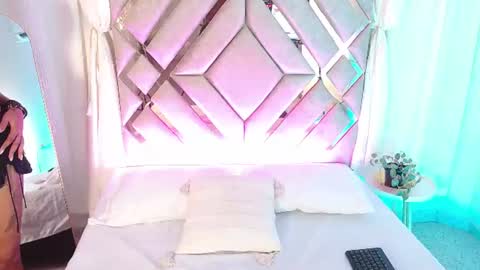 MilaMonroeXX online show from 07-22-26, 02:25