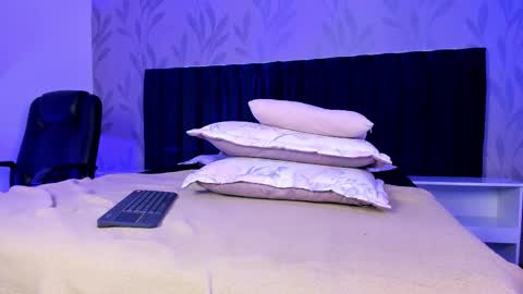 Snapshot of milan_daph chatting on 02-27-26, 05:35 Daphne online show from 02-27-26, 05:35