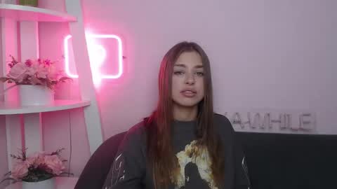milanaangelas online show from 12-19-25, 06:31