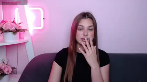 milanaangelas online show from 06-20-26, 04:48