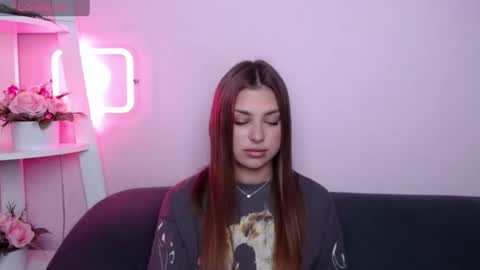 milanaangelas online show from 06-21-26, 04:59