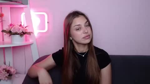 milanaangelas online show from 06-25-26, 04:56