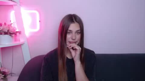milanaangelas online show from 07-18-26, 05:00