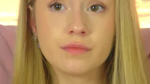 MilanaBalmain online show from 09-17-25, 04:08