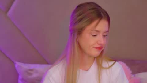 MilanaBalmain online show from 10-07-25, 04:20