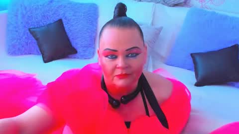 Snapshot of milanabiegert chatting on 02-14-25, 11:42 Lana online show from 02-14-25, 11:42