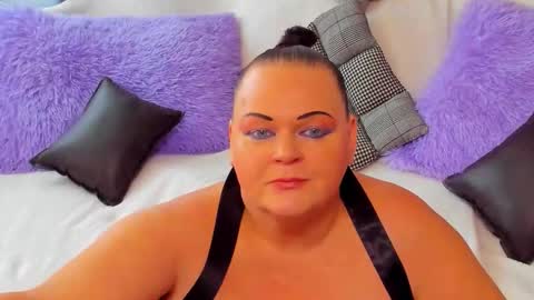 Snapshot of milanabiegert chatting on 10-05-25, 11:30 Lana online show from 10-05-25, 11:30