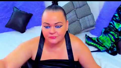 Lana online show from 11-28-25, 08:50