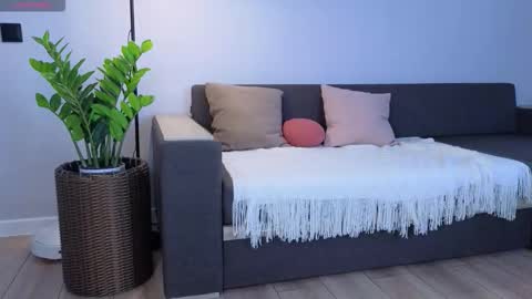 Snapshot of milanakowall chatting on 02-03-26, 06:22 milanakowall online show from 02-03-26, 06:22