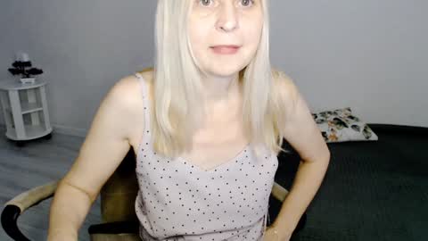 Milena online show from 02-04-25, 08:02