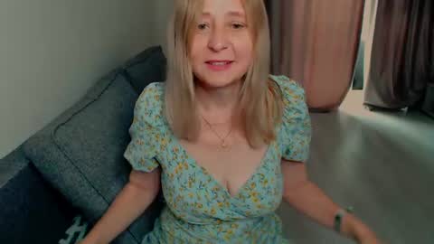 Milena online show from 06-19-26, 07:01