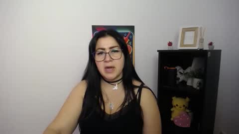 Snapshot of milania_milaa chatting on 10-16-25, 09:43 milania_milaa online show from 10-16-25, 09:43