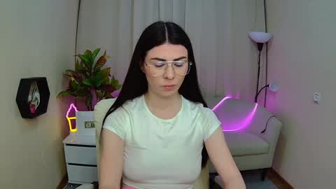 milasecretsss online show from 04-28-26, 07:02