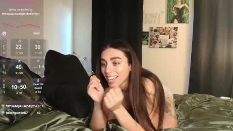 Snapshot of milaseren chatting on 03-11-26, 01:44 Mila online show from 03-11-26, 01:44