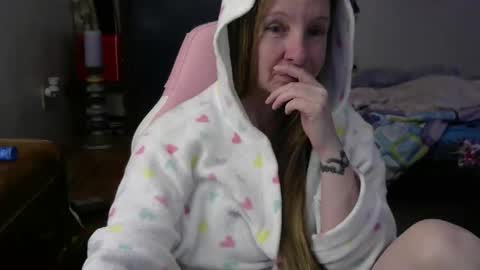 Mila online show from 05-07-26, 04:45