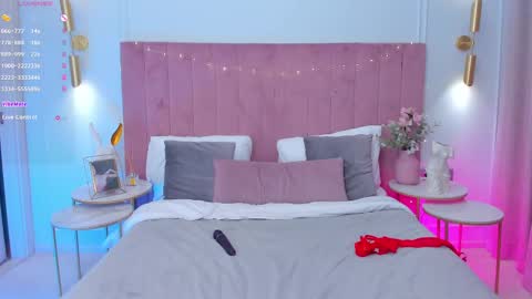 Mia online show from 02-13-25, 05:58