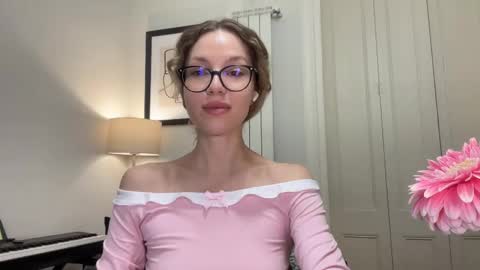 Mila online show from 10-31-25, 02:51