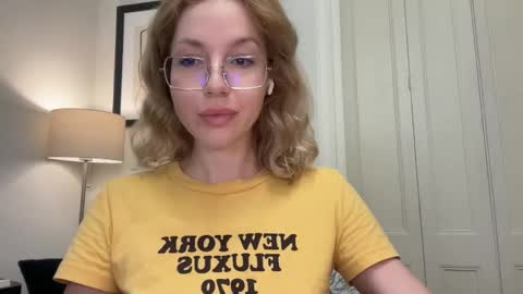 Mila online show from 12-05-25, 03:20