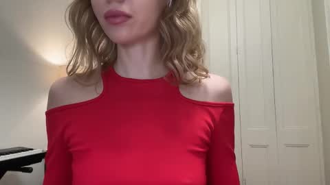 Mila online show from 01-16-26, 03:05