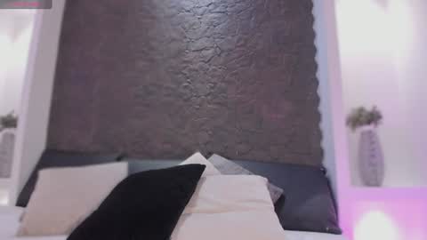 M I L E  online show from 07-24-26, 11:03