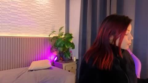 milena_lawson online show from 12-02-25, 10:42