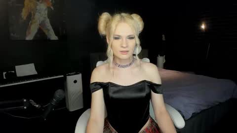Milena online show from 10-14-25, 01:28