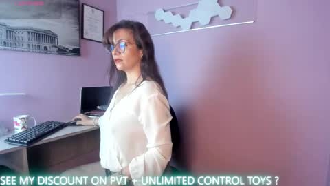 Snapshot of milenahot__69 chatting on 02-03-26, 11:15 Milena online show from 02-03-26, 11:15