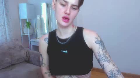 Snapshot of milenakeeks chatting on 02-26-26, 08:57 milenakeeks online show from 02-26-26, 08:57