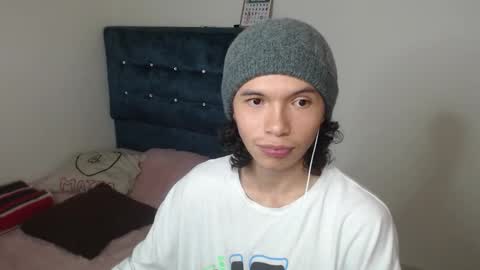 Snapshot of milesxoxo6969 chatting on 10-18-25, 08:42 milesxoxo6969 online show from 10-18-25, 08:42