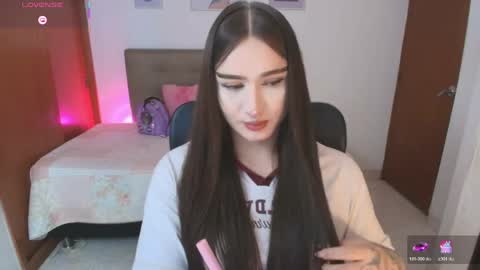 Miley online show from 04-28-26, 01:38