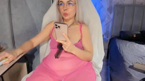 Snapshot of milf__mari chatting on 02-18-26, 09:38 Maria online show from 02-18-26, 09:38