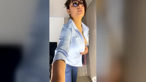Snapshot of milf__pretty chatting on 06-02-26, 01:13 Melissa online show from 06-02-26, 01:13