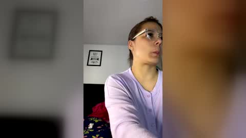 Snapshot of milf__pretty chatting on 07-11-26, 10:18 Melissa online show from 07-11-26, 10:18