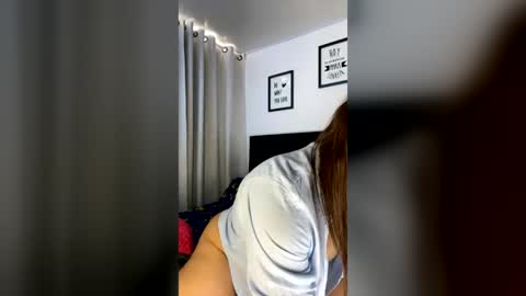 Snapshot of milf__pretty chatting on 07-21-26, 01:46 Melissa online show from 07-21-26, 01:46