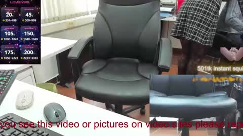 Snapshot of milf_viktoria chatting on 03-12-25, 11:53 Viktoria online show from 03-12-25, 11:53