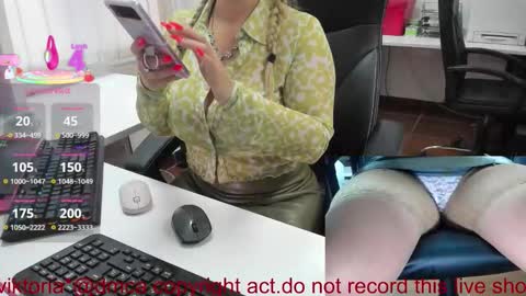 Snapshot of milf_viktoria chatting on 11-29-25, 11:24 Viktoria online show from 11-29-25, 11:24