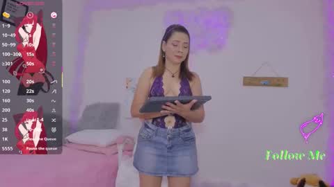 Aura  online show from 11-28-25, 02:47