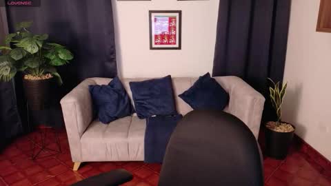 Snapshot of milfarlet chatting on 01-14-26, 02:01 Arlet online show from 01-14-26, 02:01