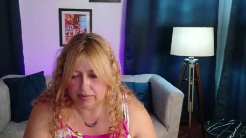 Snapshot of milfarlet chatting on 05-02-26, 02:00 Arlet online show from 05-02-26, 02:00