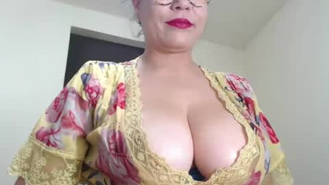 Snapshot of milfcamila367608 chatting on 07-04-26, 10:54 camila online show from 07-04-26, 10:54