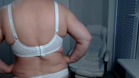 MilfScarlette online show from 07-03-26, 06:20