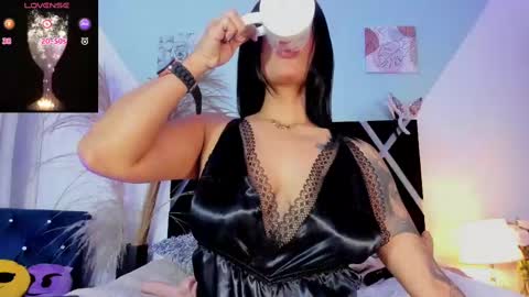 Snapshot of mili_mattell chatting on 02-24-25, 11:30 Emily Matel online show from 02-24-25, 11:30