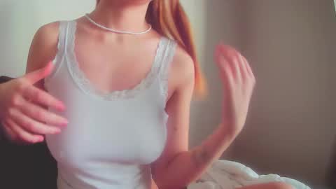 Snapshot of milia21 chatting on 10-29-25, 08:27 milia21 online show from 10-29-25, 08:27