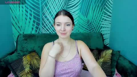 milinafox online show from 03-10-25, 01:12
