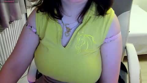 Snapshot of milisasweet chatting on 12-20-25, 08:49 MilisaSweet online show from 12-20-25, 08:49