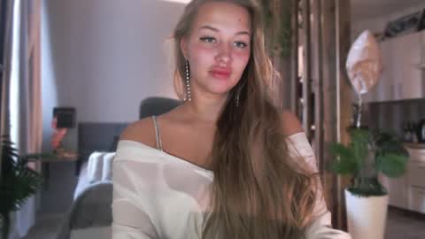 Snapshot of milk_bunny_ chatting on 04-18-26, 09:24 milk_bunny_ online show from 04-18-26, 09:24