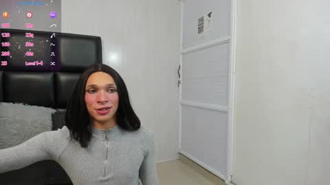 Snapshot of milk_max18 chatting on 12-29-24, 03:54 MAX online show from 12-29-24, 03:54